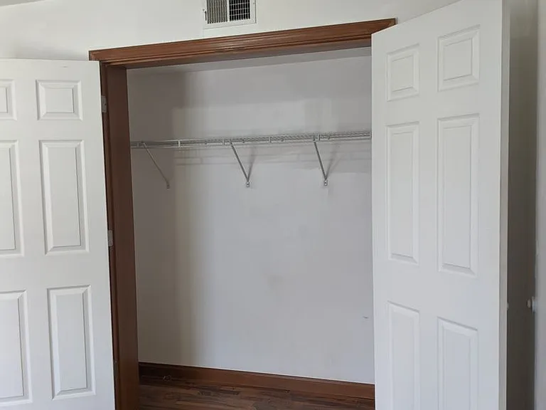 Beautiful Apartment Near Campus — Photo 11