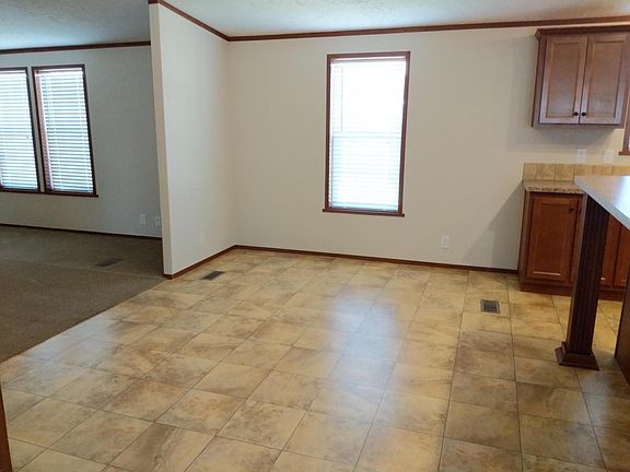 4th image of 1401 Revolution Dr