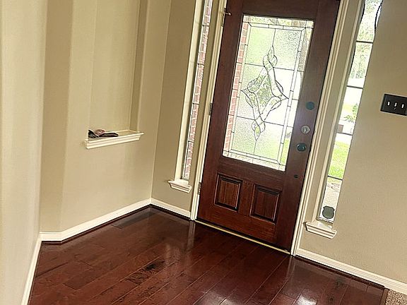 3rd image of 18718 Walden Forest Dr