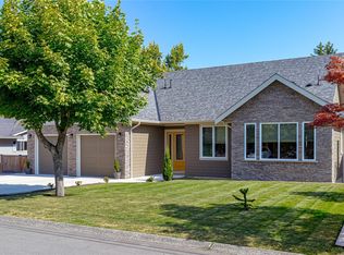 2104 Colinwood Rd, Sidney, BC V8L4H5