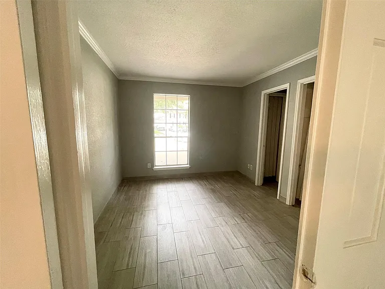 8318 Hot Springs Dr — Photo 12