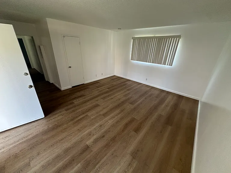 450 E Algrove St #1 — Photo 9
