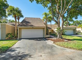 66 Balfour Rd, Palm Beach Gardens, FL 33418