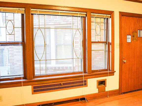 4th image of 912 SW Vista Ave #217