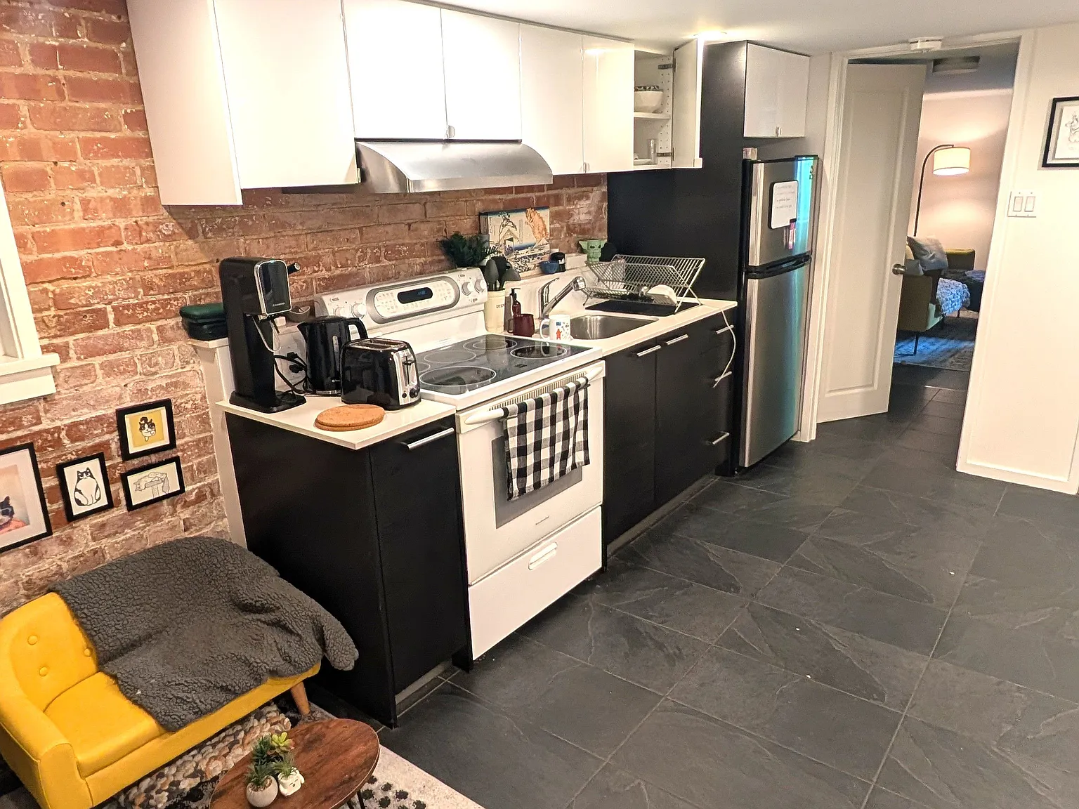 2 bed, $1,950 — Photo 2