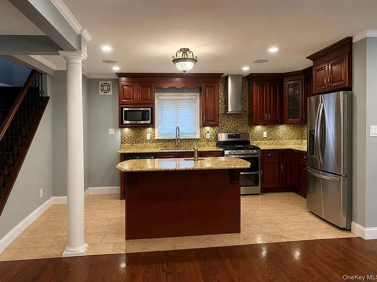 302 Oakford St — Photo 6