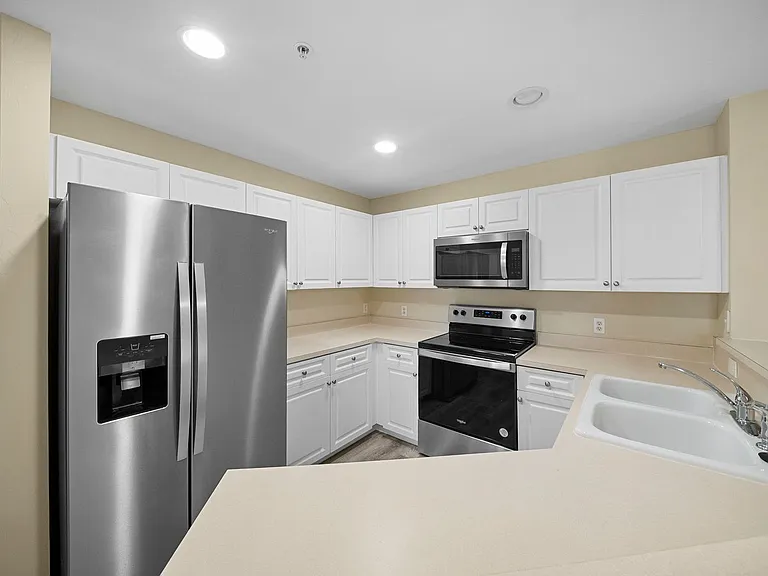 3940 Pomodoro Cir #303 — Photo 12