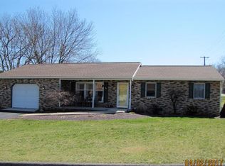 16 Woodbryn Dr, Williamsport, PA 17701