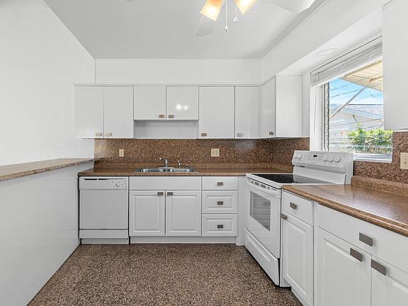 5th image of 2021 N Waterway Dr