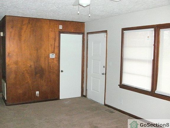 4th image of 5000 Red Oak Ln