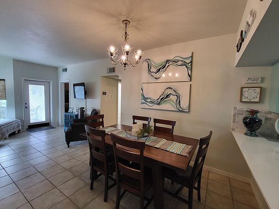 4th image of 401 W Lincoln St APT 207