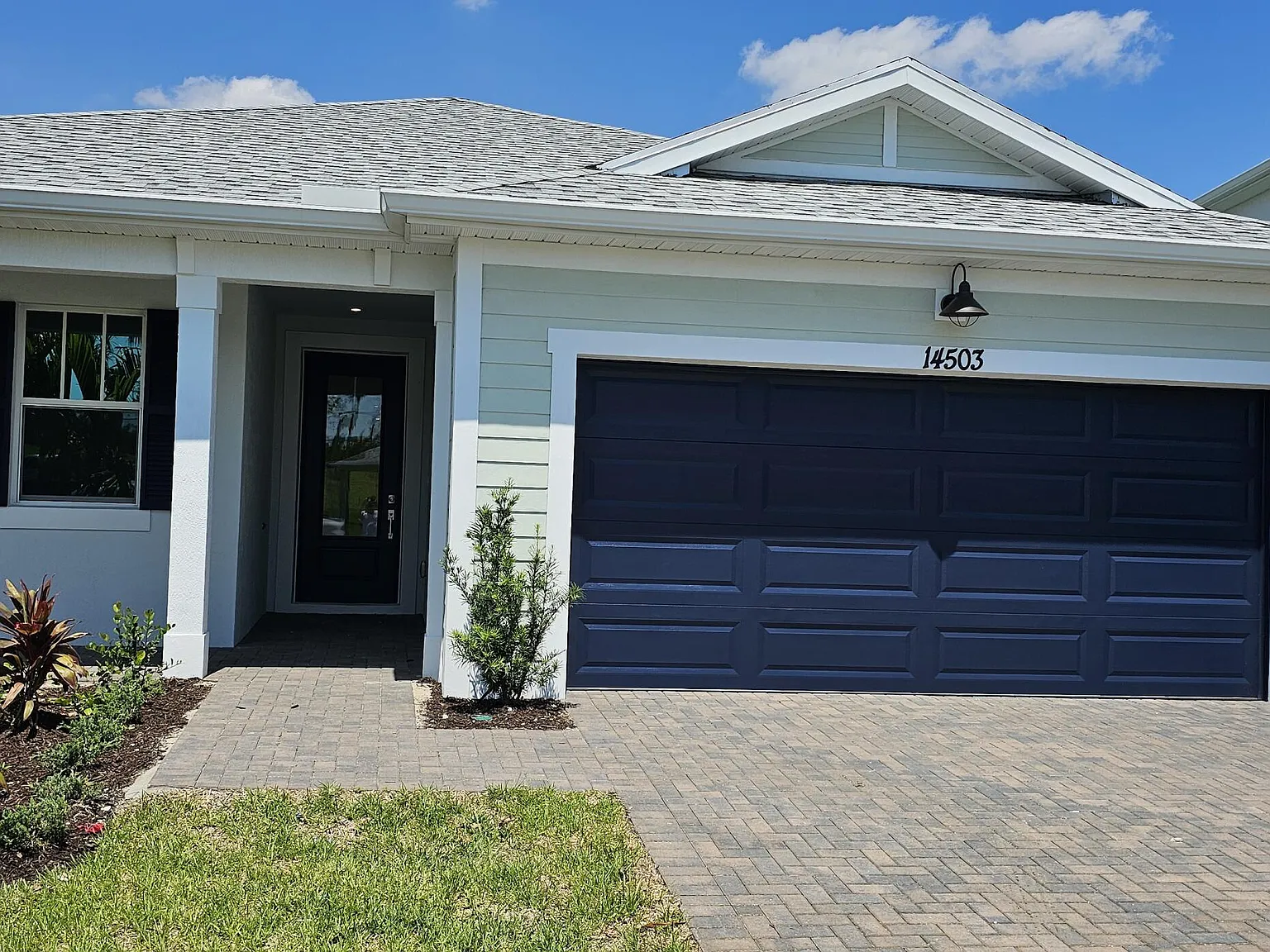 4 bed, 3.0 bath, 2222 sqft, $3,350 — Photo 3
