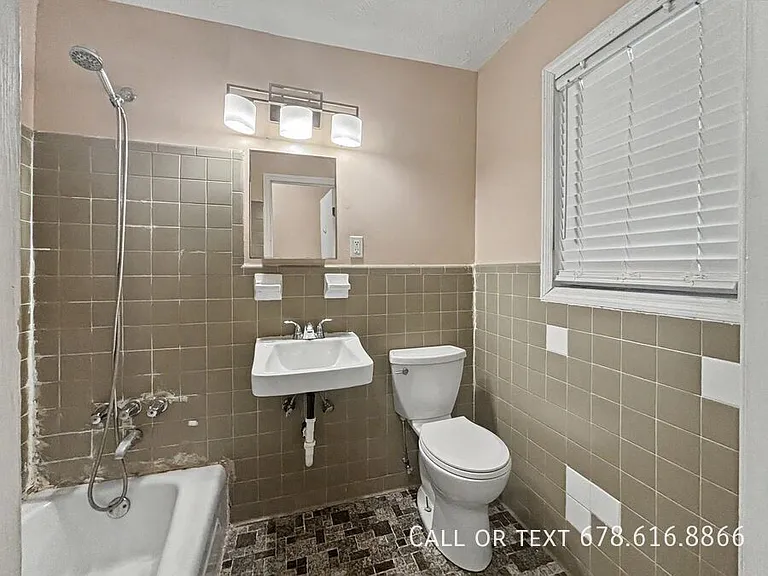 5136 W Herring St #A — Photo 8