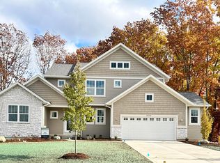 8206 Eagle Peak Dr, Jenison, MI