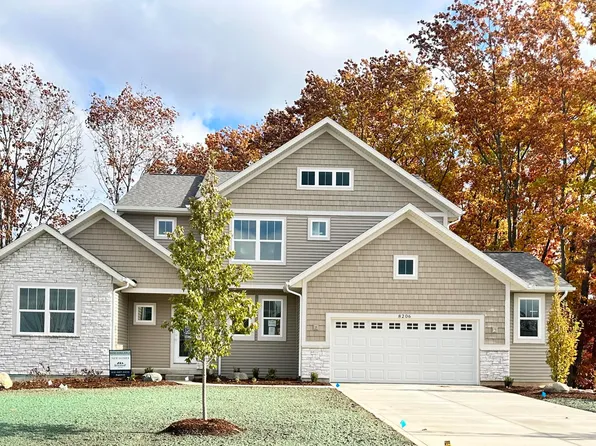 8206 Eagle Peak Dr, Jenison, MI 49428
