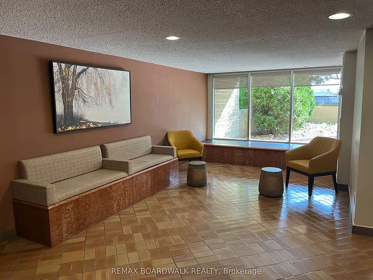555 Brittany Dr #407 — Photo 20