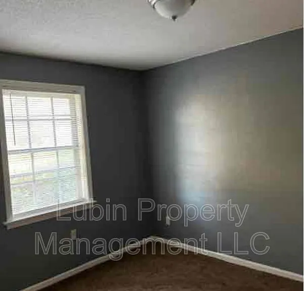 2839 Coach Dr #4 — Photo 2