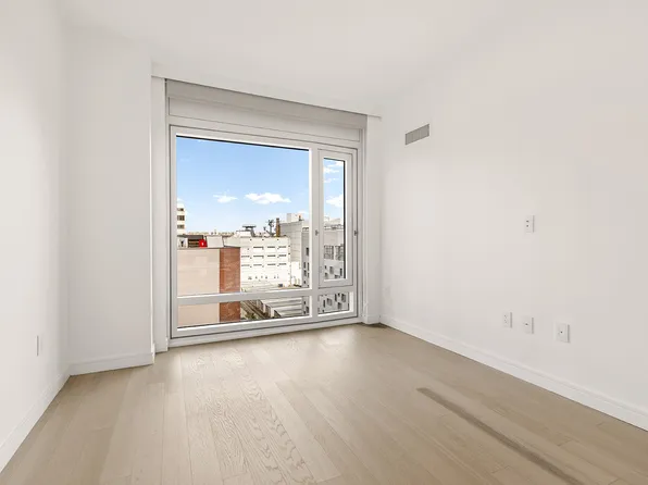 555 West 43rd Street image 14 of 16