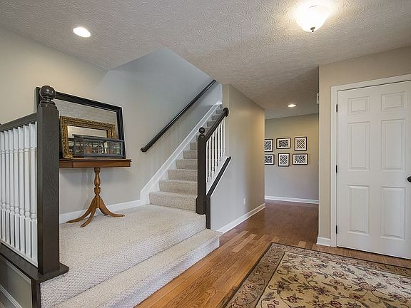 4th image of 2601 Abbey Knoll Dr