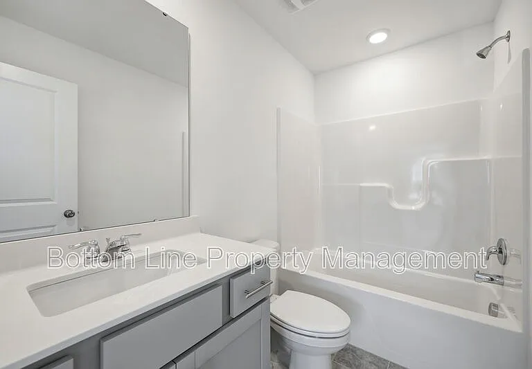 2308 Oakwood Meadows Ct — Photo 36