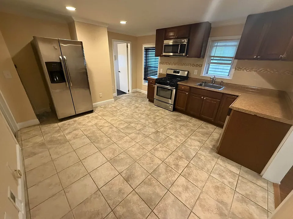 10 Wordsworth St #2F