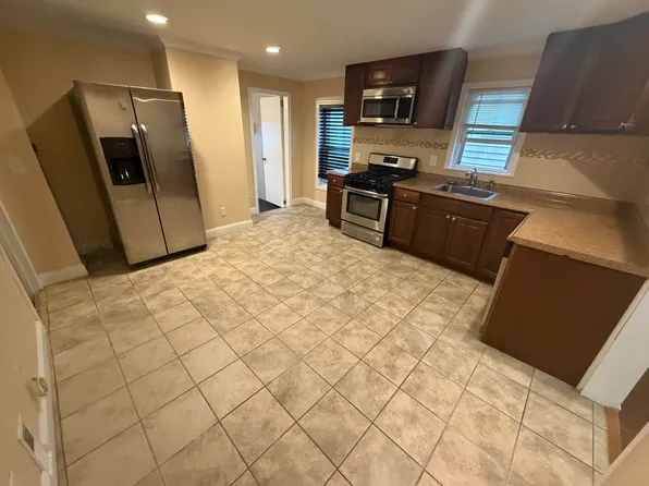 10 Wordsworth St #2F, Boston, MA 02128