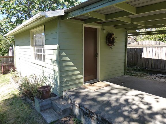 detached bonus studio