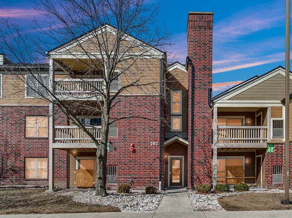202 Glengarry Dr APT 106, Bloomingdale, IL 60108