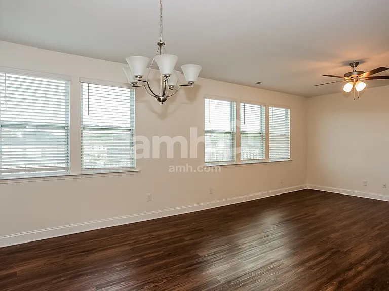 144 Twin River Dr — Photo 8