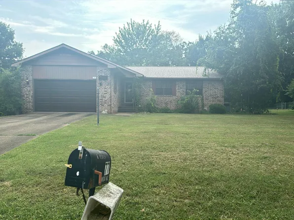 77 Powers Dr, Mountain Home, AR 72653