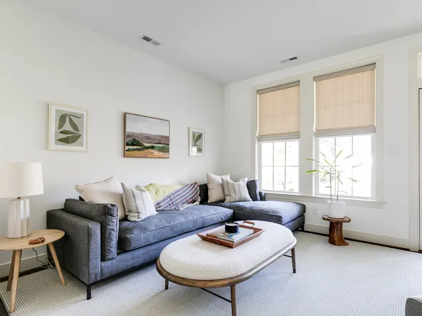 6908 Patterson Ave, Richmond, VA 23226