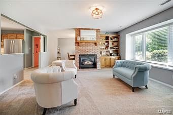 3rd image of 1527 Stony Brook Trl