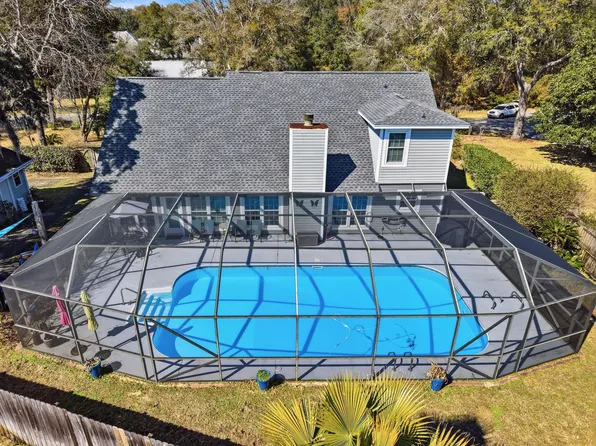 395 Jasmine Ave, Valparaiso, FL 32580