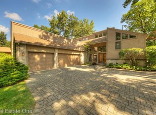 5231 Gallagher Blvd, Whitmore Lake, MI 48189