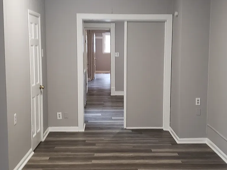 827 Walnut St #1 — Photo 6