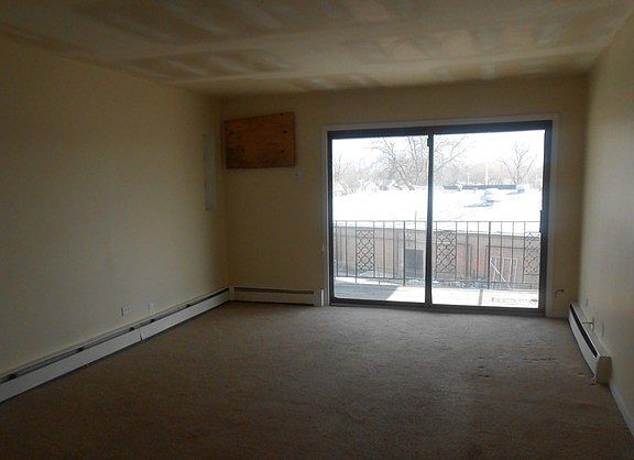 3rd image of 13715 S Stewart Ave #15A3W