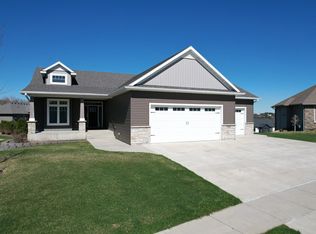 1504 Century Corner Ln NE, Rochester, MN 55906