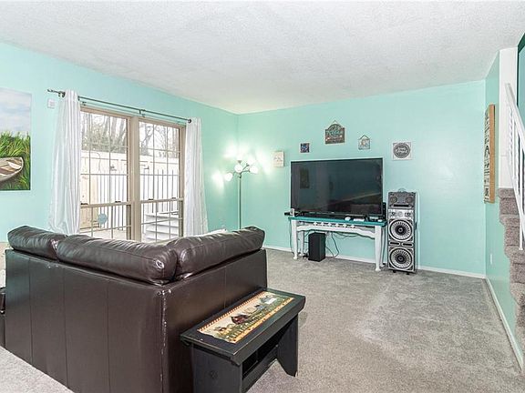 3rd image of 5515 Garden Walk Dr