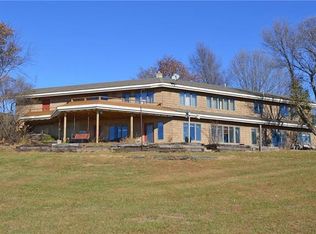 2446 Meadow Lake Dr, Ottawa, KS 66067