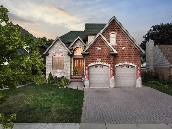 8141 New Castle Ave, Burbank, IL 60459
