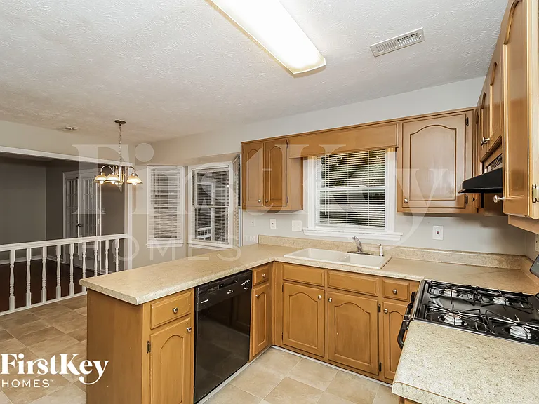 307 Marble Ct — Photo 6
