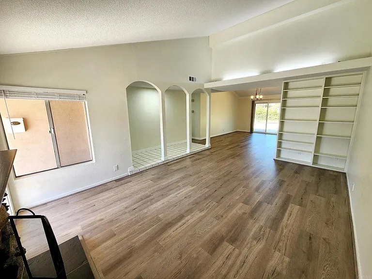 80 Lucas Ct — Photo 13