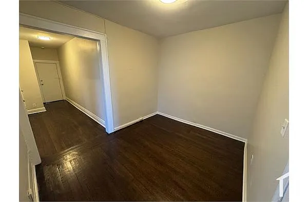 Building Photo - 220 Roseville Ave #203