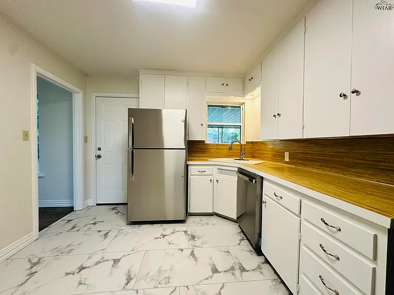 4300 Phillips Dr — Photo 7