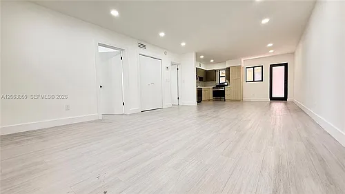 609 Lenox Ave #2 Photo 1
