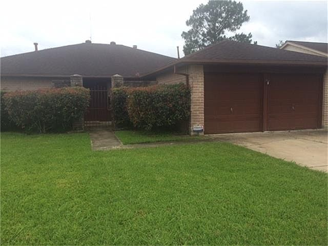 1st image of 2446 Buttonhill Dr