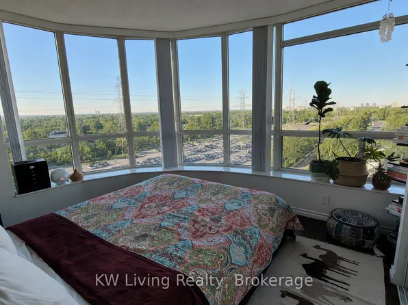 28 Pemberton Ave Unit 903, Toronto, ON M2M 4L1