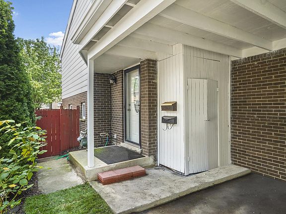 2nd image of 9403 Ironwood Ln