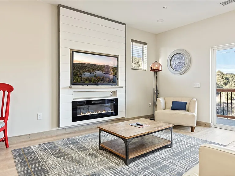 1215 Valley View Dr — Photo 27
