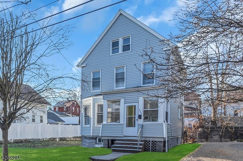 1st image of 265 Dewitt Ave